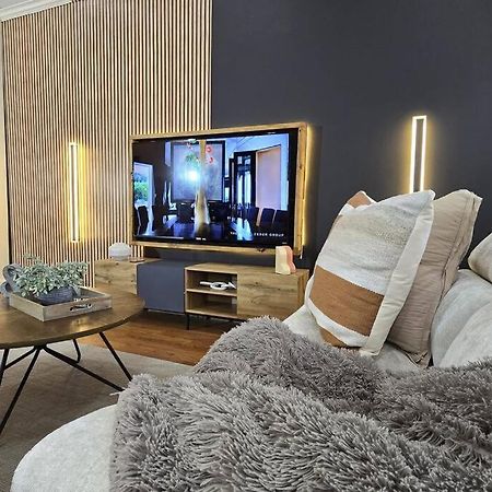 Modern Galleria Gem Private Jacuzzi 3 Br Houston Exterior photo
