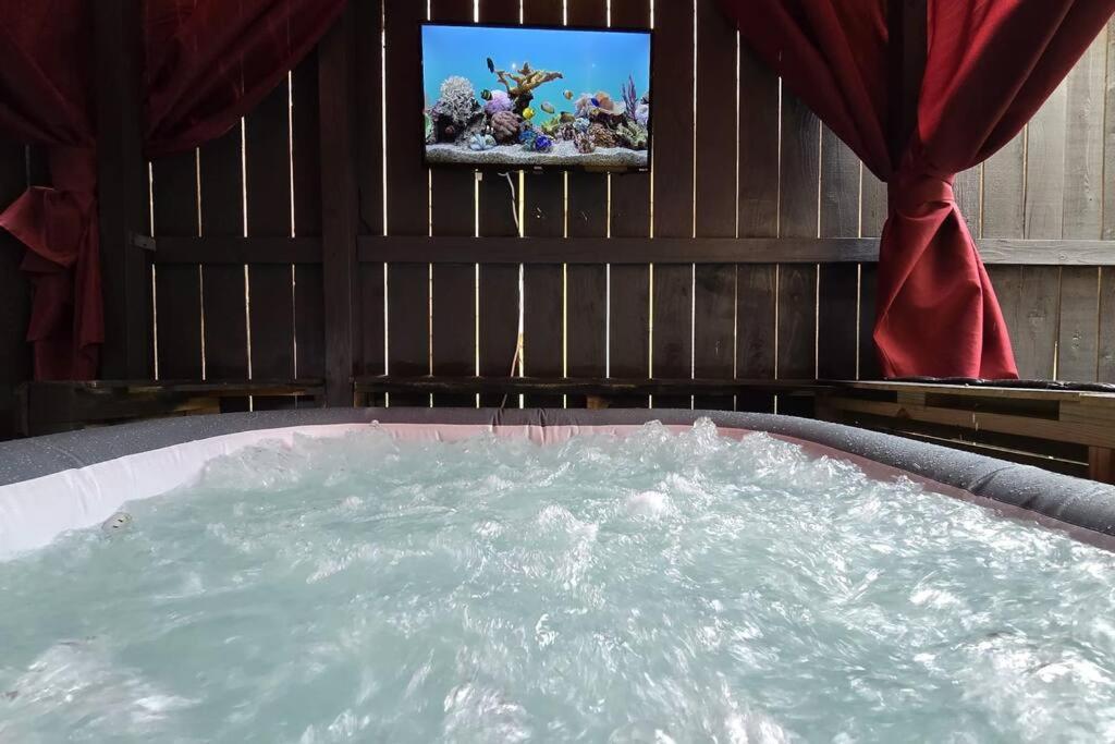 Modern Galleria Gem Private Jacuzzi 3 Br Houston Exterior photo