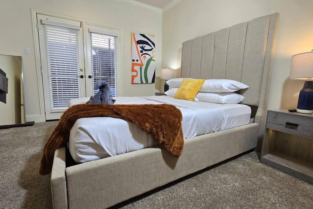 Modern Galleria Gem Private Jacuzzi 3 Br Houston Exterior photo